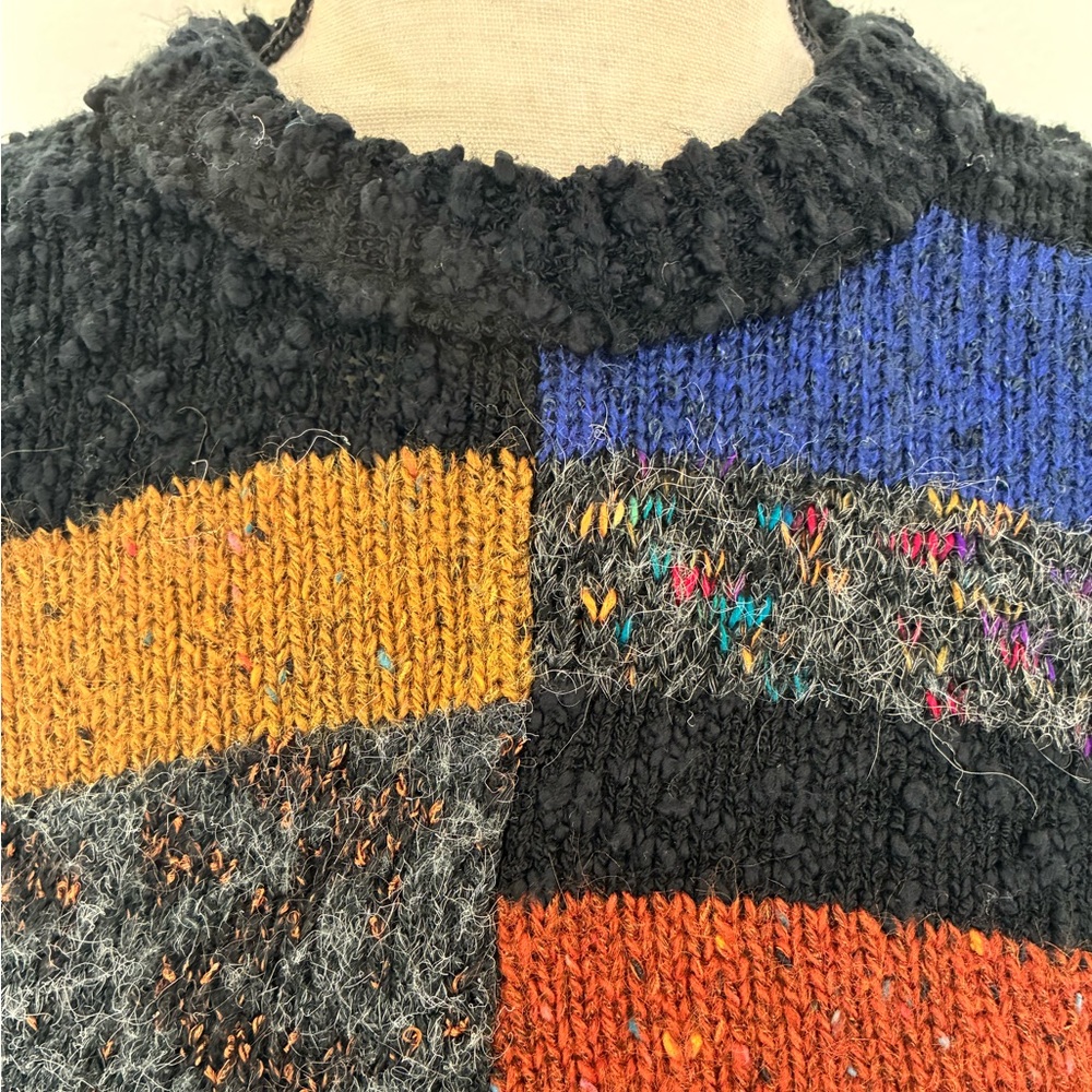 Vintage 80s Geometric Abstract Sweater - Picture 4 of 10